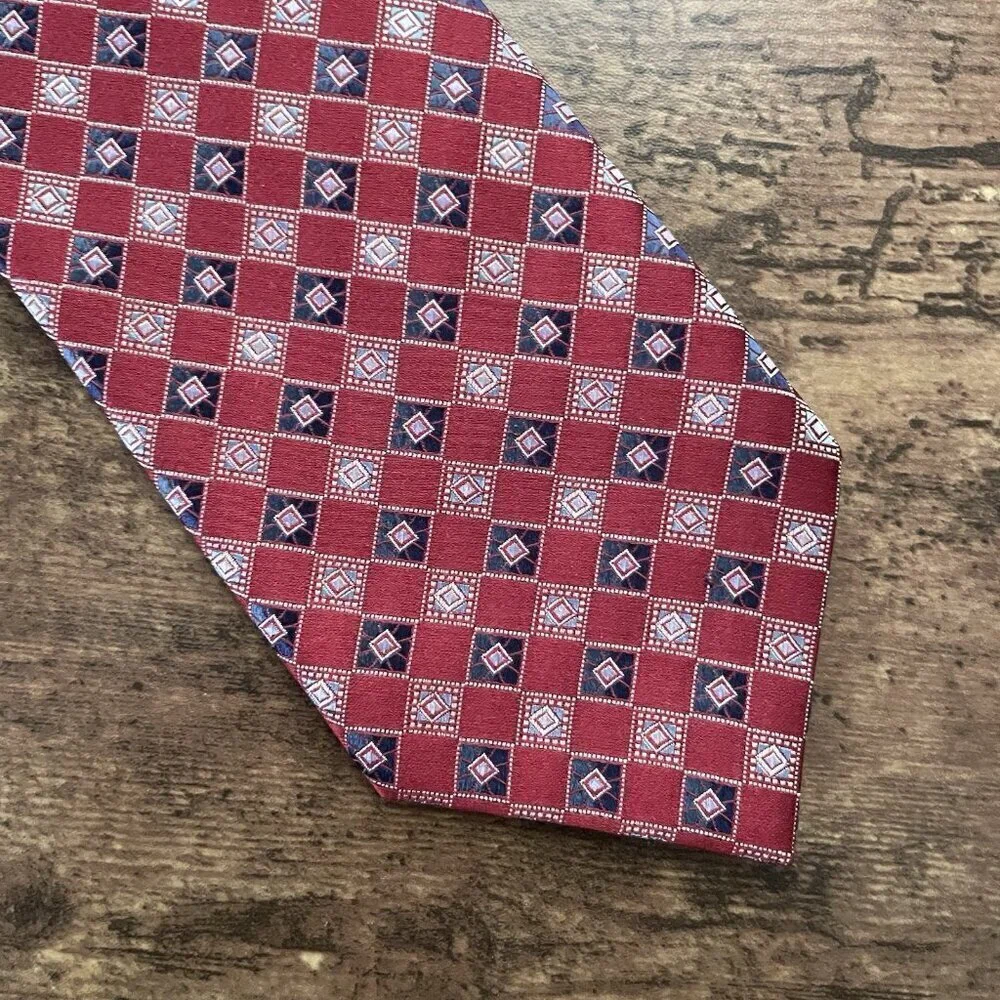 Ermenegildo Zegna Silk Tie Dark Red Geometric Satin Finish Necktie Luxury Italy